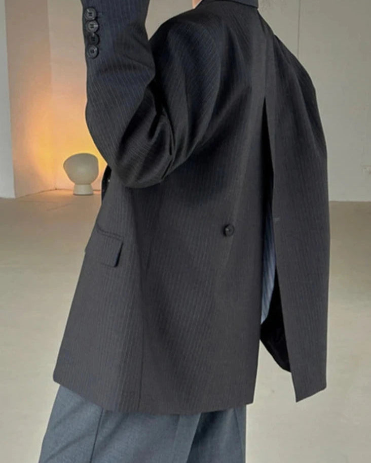 Blazer Marcelle gris femme, une pièce intemporelle avec boutonnage unique.