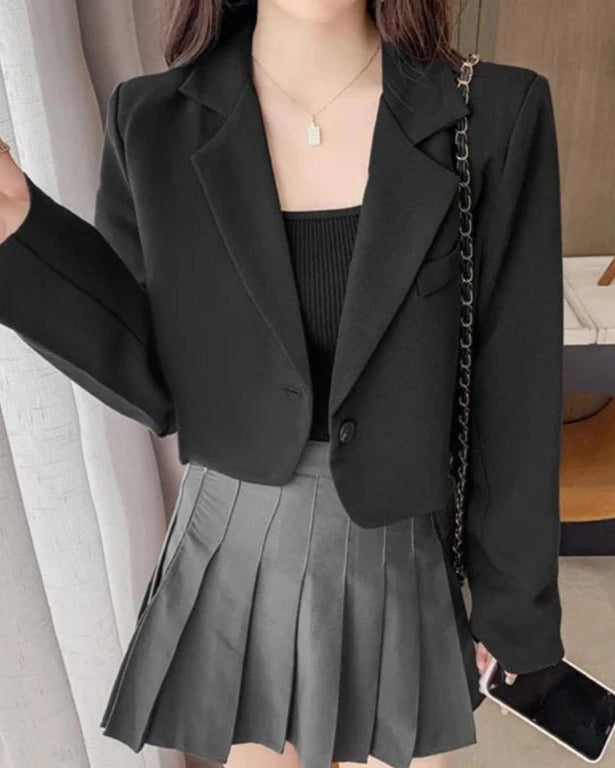 Blazer Sidonie noir femme, un blazer court sophistiqué et intemporel.