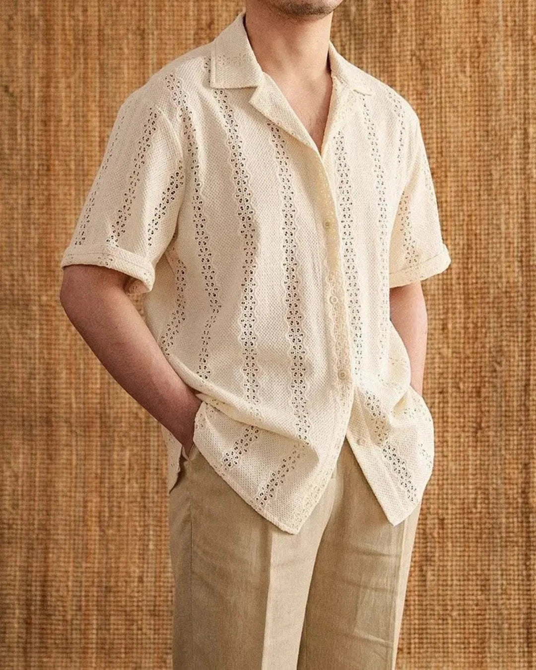 Chemise Basile blanc cassé homme, manches courtes, ouverture complète.