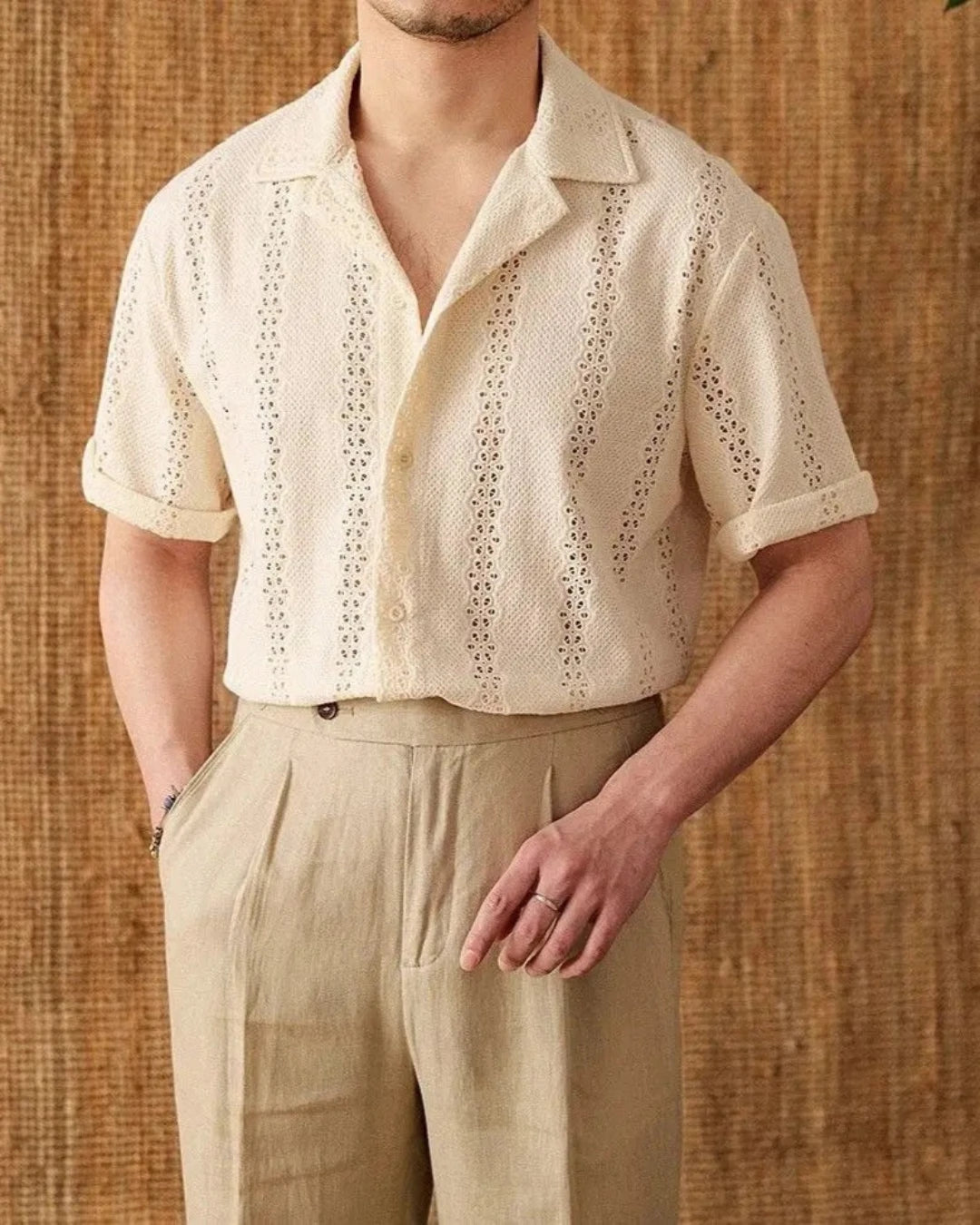 Chemise homme blanc cassé, coupe décontractée, style Old Money.