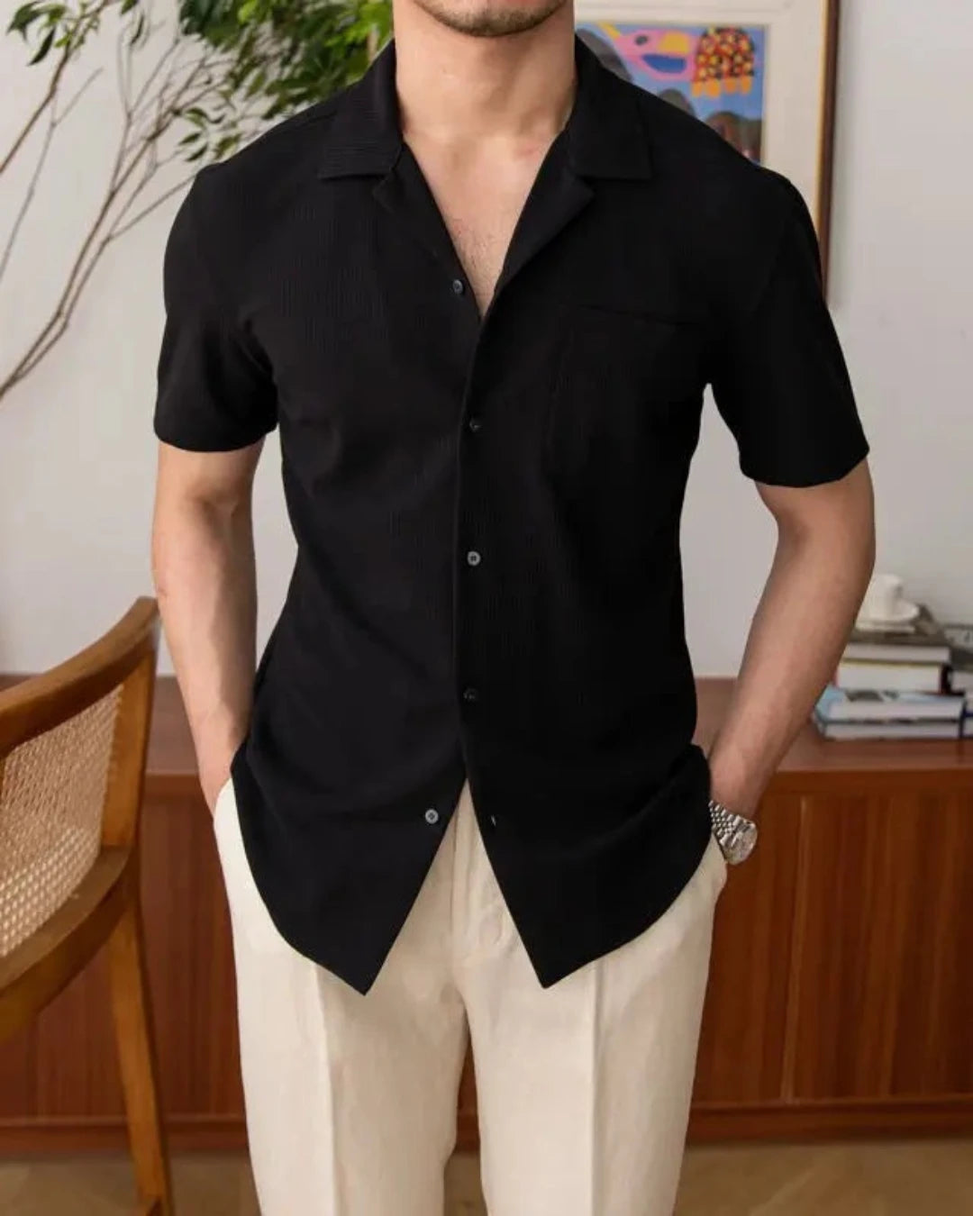 Chemise Gabriel noire, vue rapprochée, finitions haut de gamme et design Old Money.