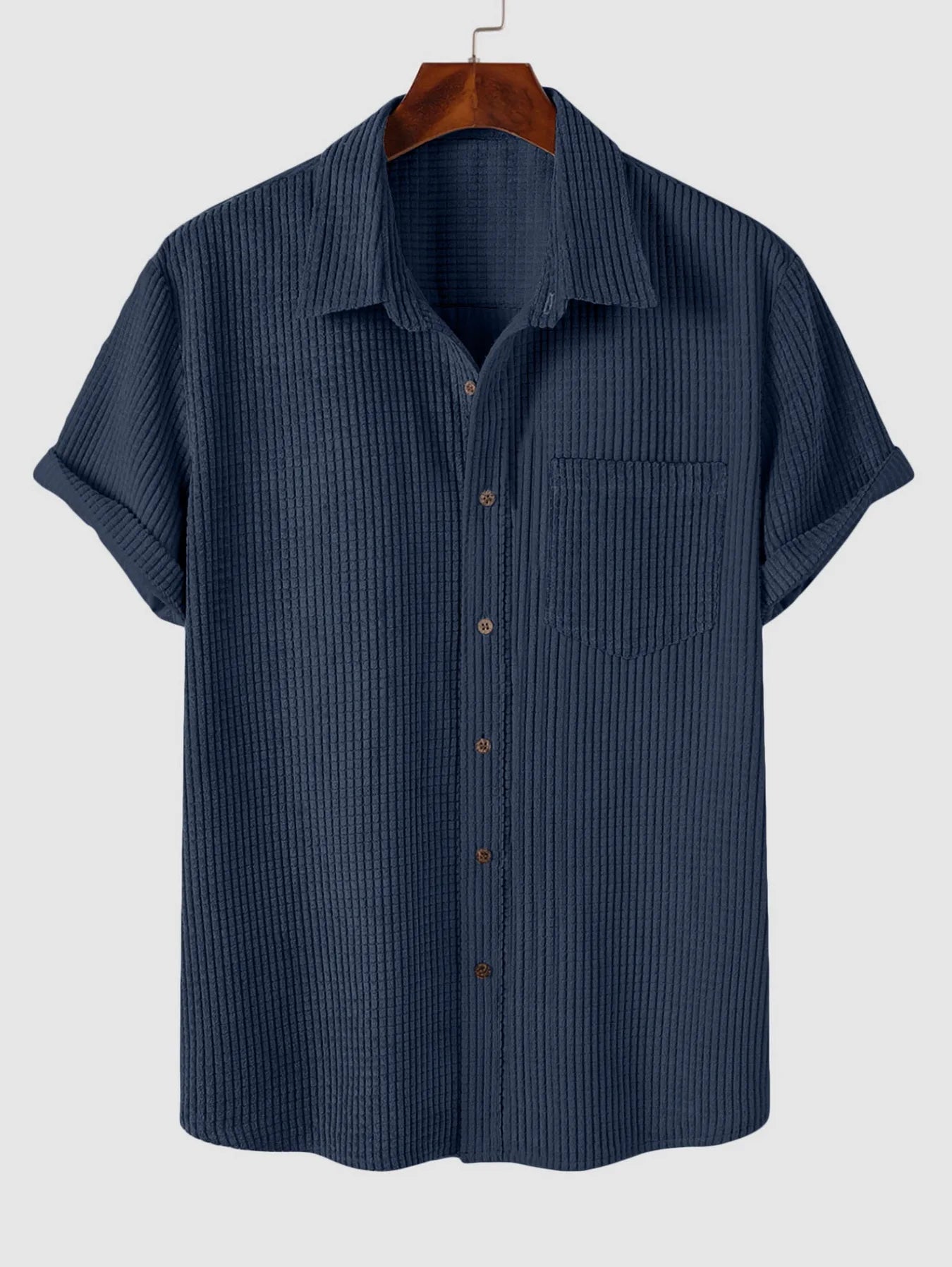 Chemise Léopold bleu, homme, tissage TAT et manches courtes élégantes.