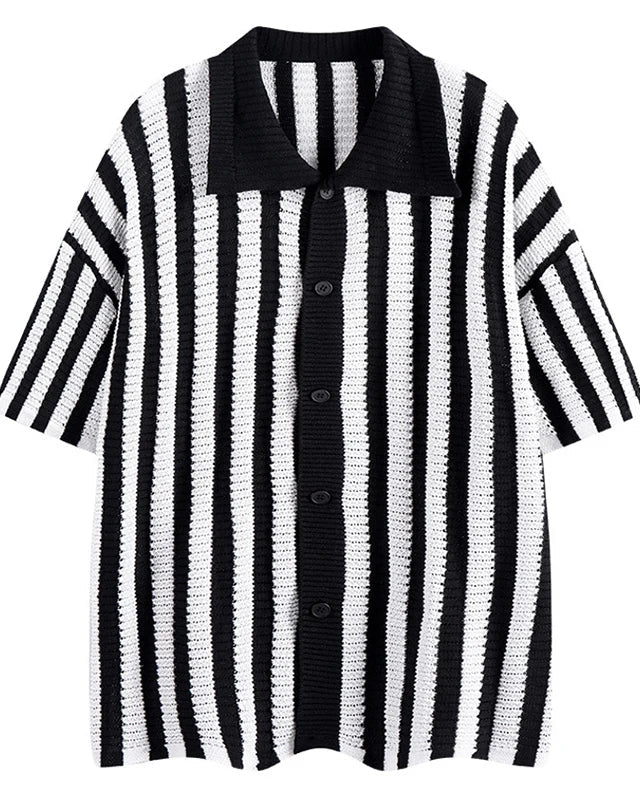 Chemise Marin noire rayée pour homme, style élégant et classique.