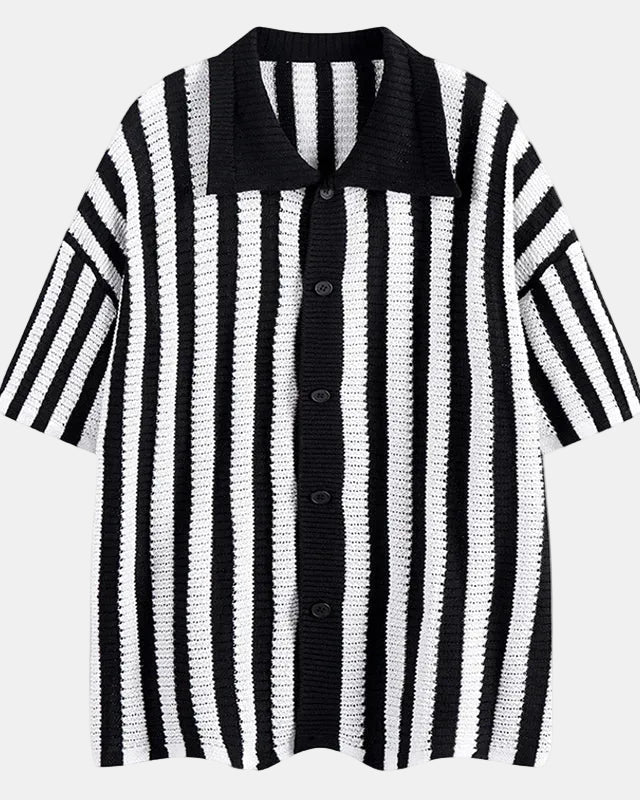 Chemise Marin noire rayée pour homme, style élégant et classique.