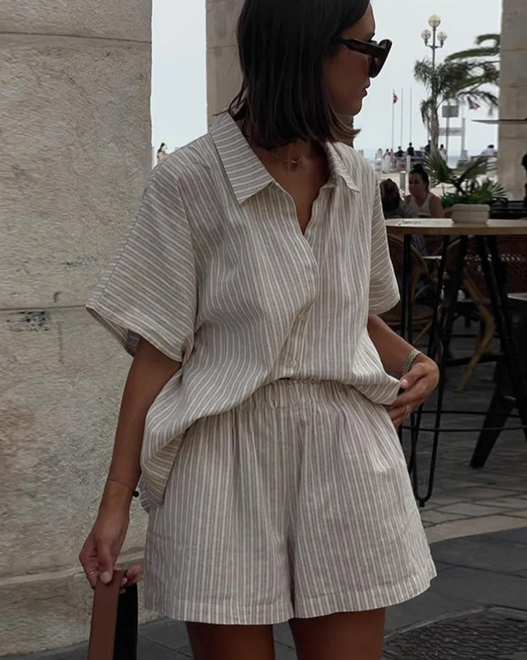 Ensemble Victoire rayé kaki, chic et fluide pour printemps-été.