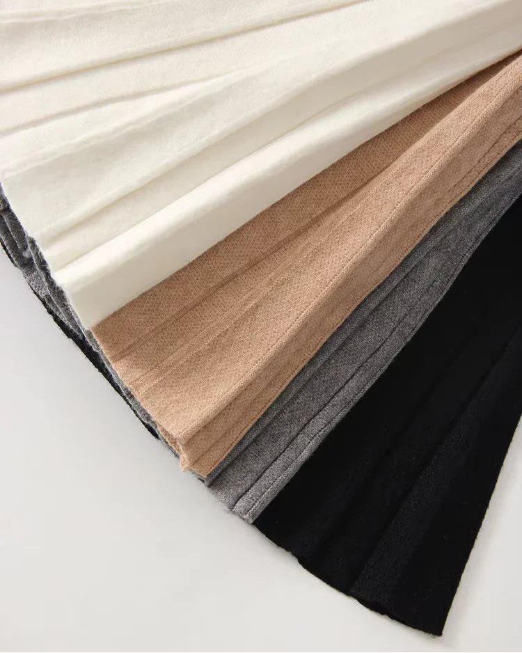 Jupe grise Camille en tissu tricoté, style moderne pour femme.