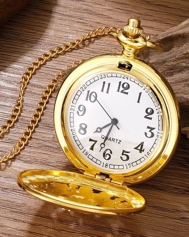 Montre Séraphin or, montre de poche steampunk avec chiffres arabes et finition rétro raffinée.