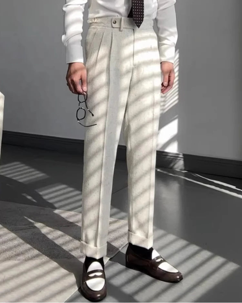 Pantalon Marceau abricot, idéal pour un look professionnel et décontracté.