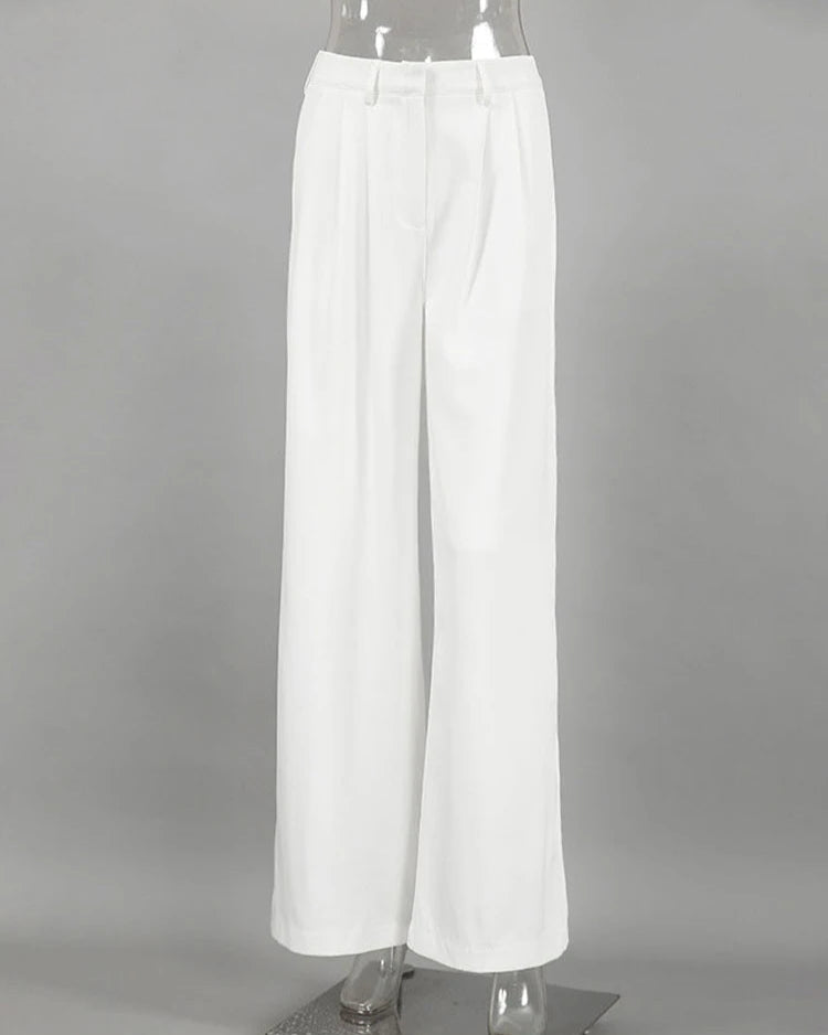 Pantalon Margherite blanc femme, coupe sophistiquée et confortable.
