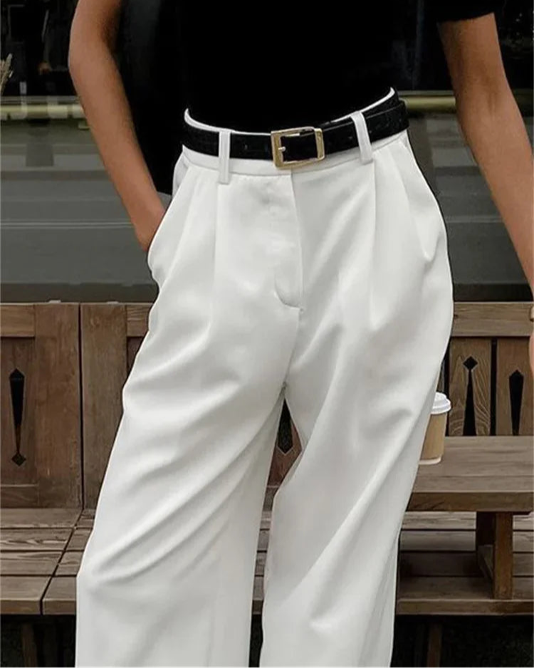 Pantalon Margherite blanc femme, une pièce intemporelle pour une garde-robe élégante.