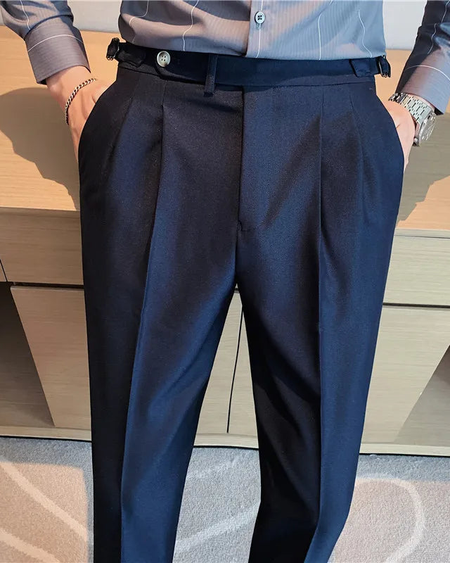 Pantalon Noah homme, bleu navy, pantalon de costume moderne et sophistiqué.