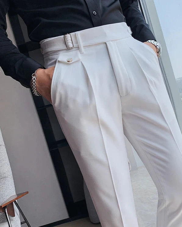 Pantalon Thomas homme, blanc, coupe costume parfaite pour un look soigné.