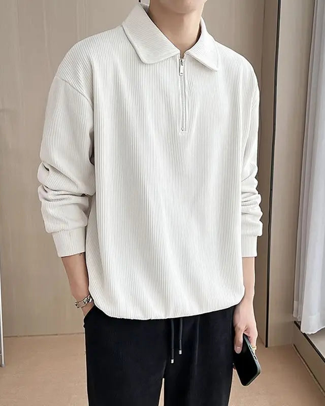 Vidéo du Pull Christian homme, blanc, fermeture éclair, style Old Money.