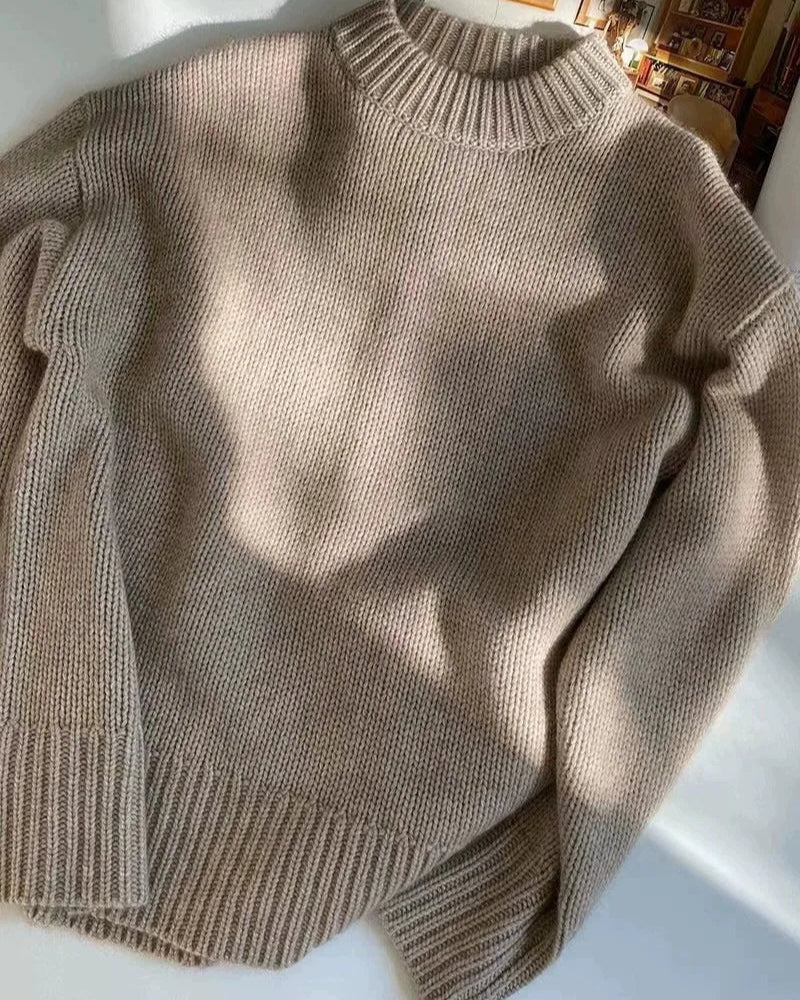 Pull Bella chameau en cachemire, style intemporel pour femme.