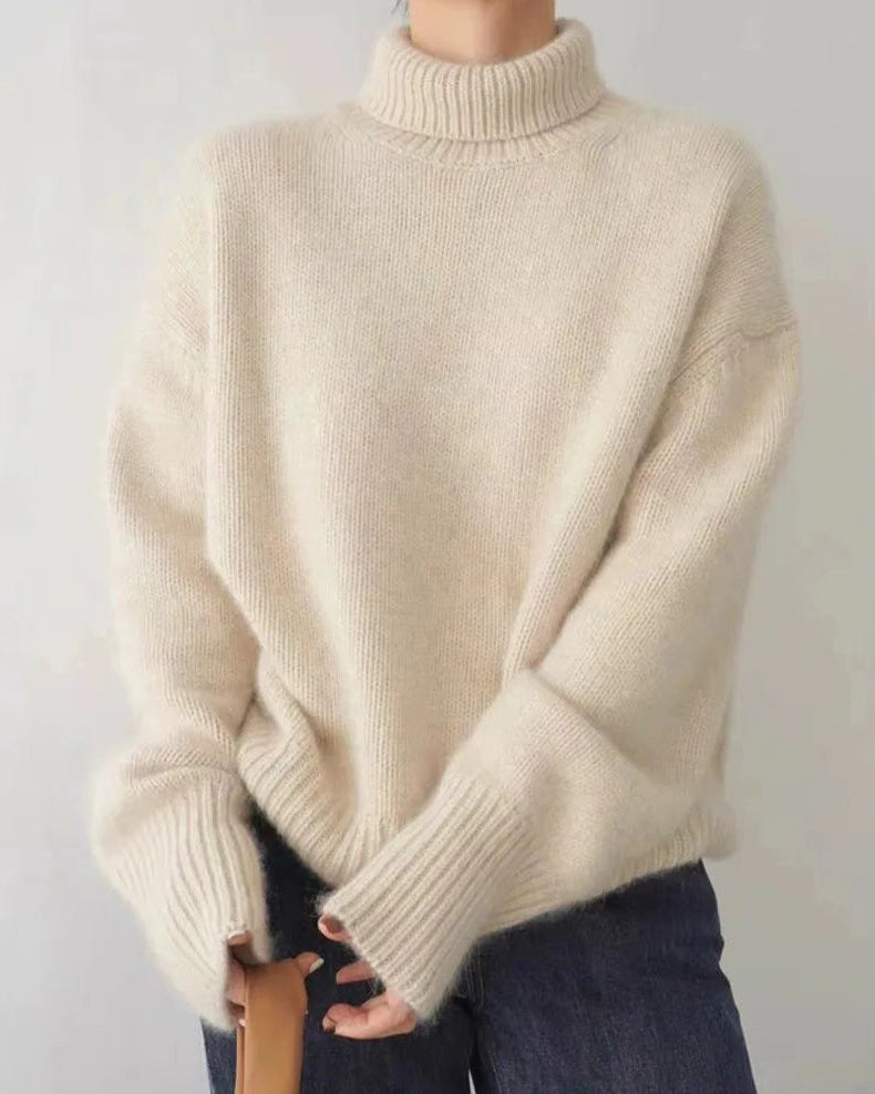 Pull Colette beige, pièce chic pour un look Old Money raffiné.
