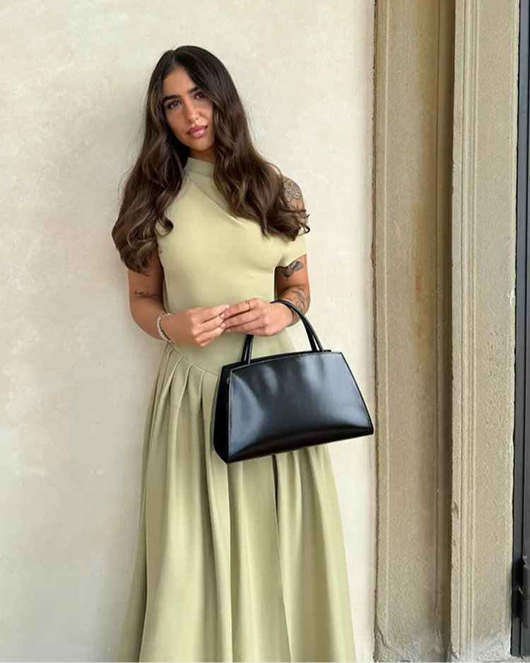 Robe Séraphine verte femme, style Old Money élégant et moderne.