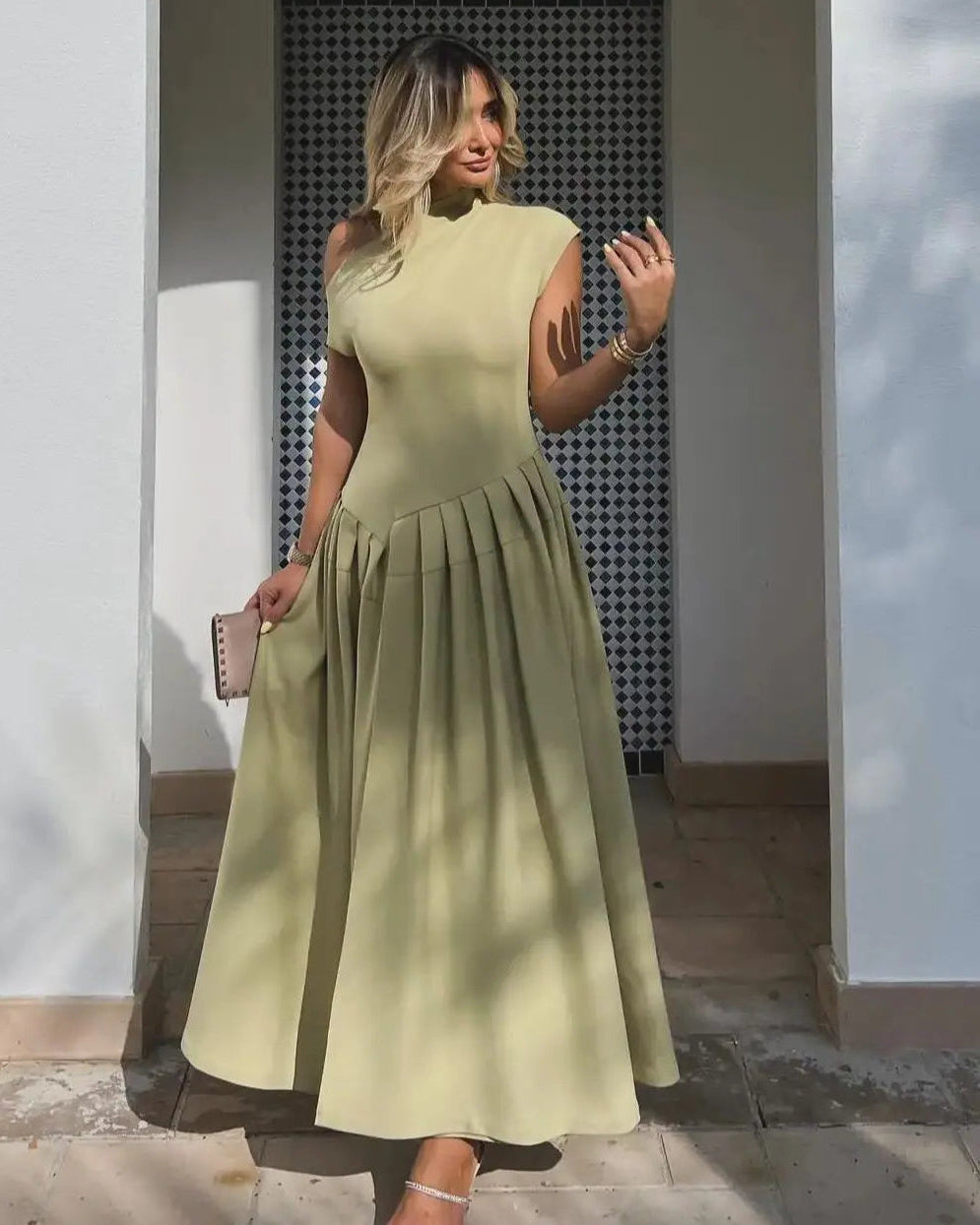Robe Séraphine verte femme, style Old Money élégant et moderne.