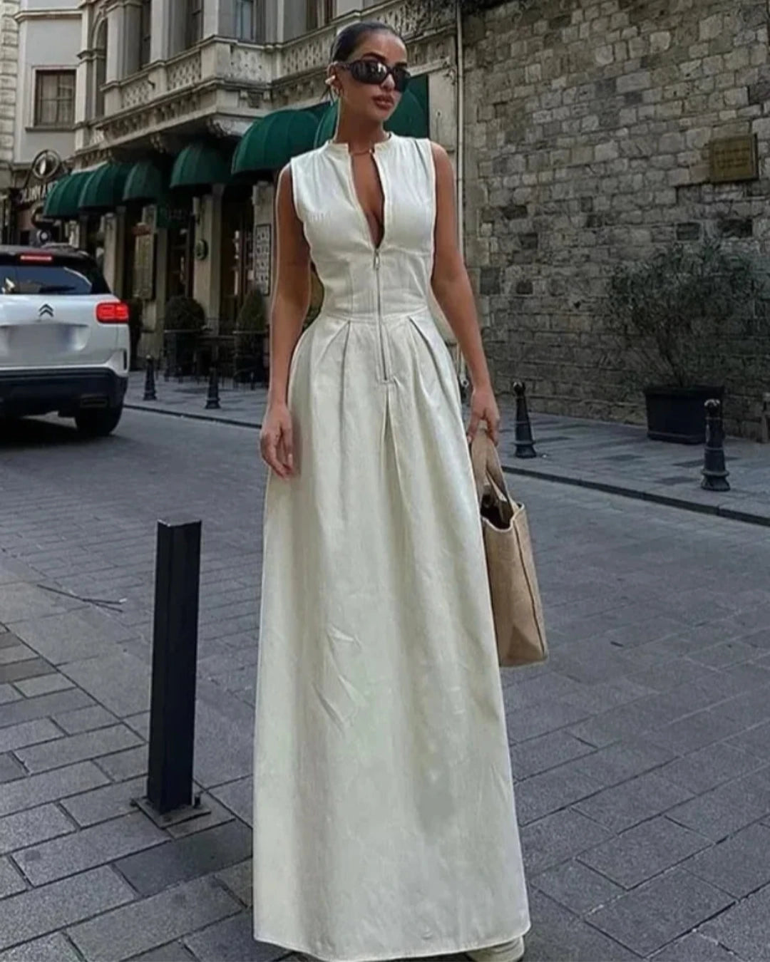 Robe Sidonie blanc riz femme, robe longue sans manches et élégante.