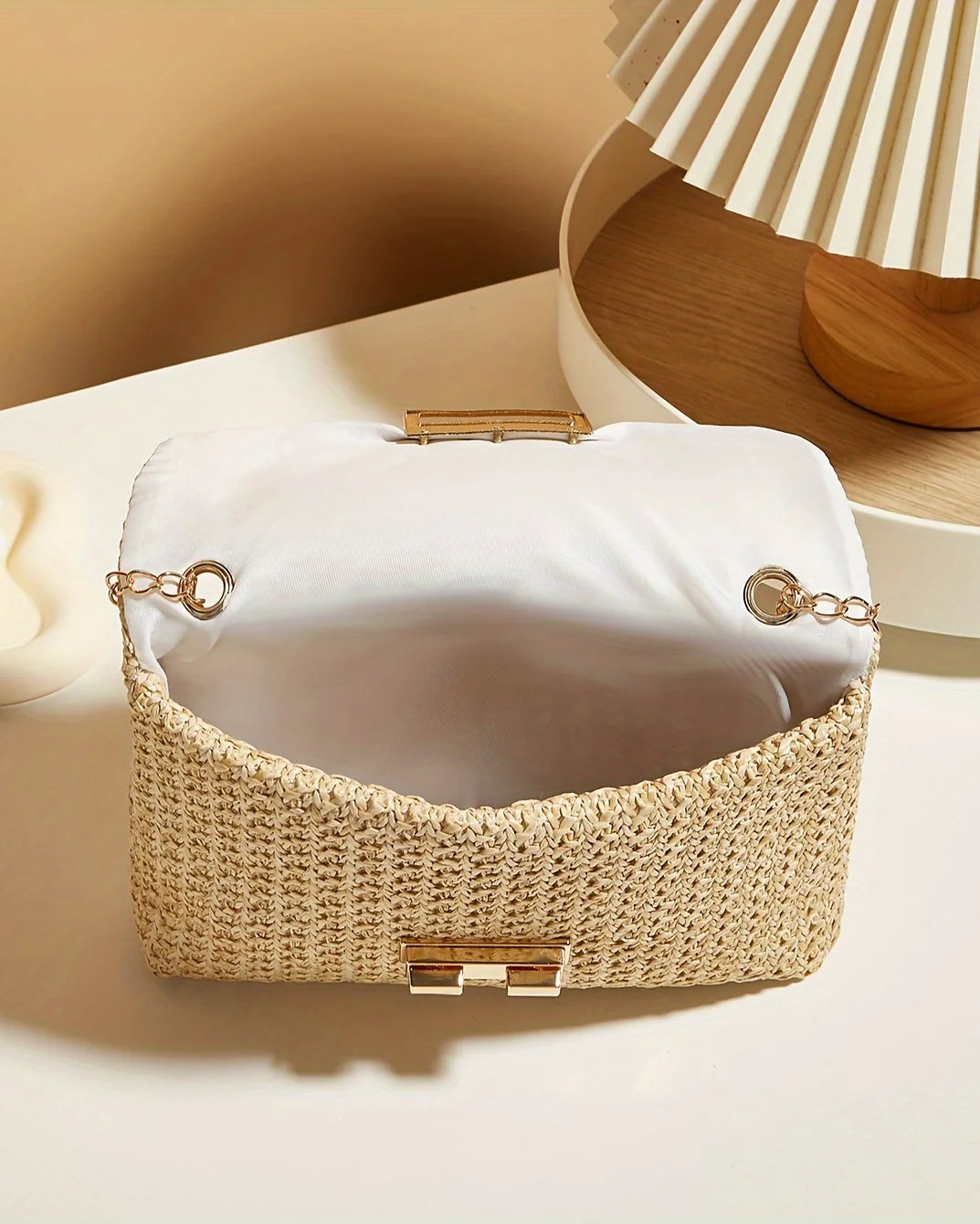 Sac Manon femme kaki, design tressé moderne et style féminin sophistiqué.
