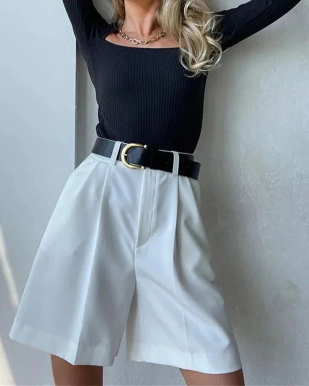 Short Valérie blanc femme, confortable et parfait pour l'été.