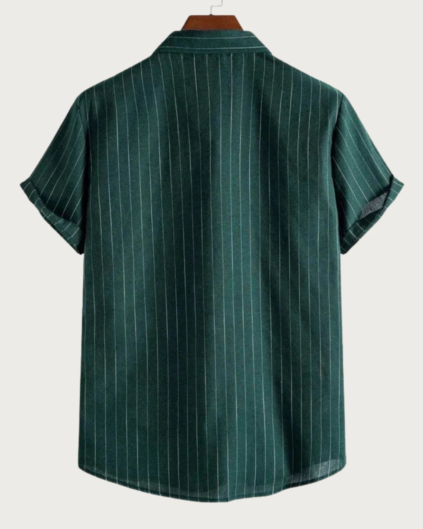 Chemise Lucas verte, vue détaillée, tissu haut de gamme et coupe élégante.