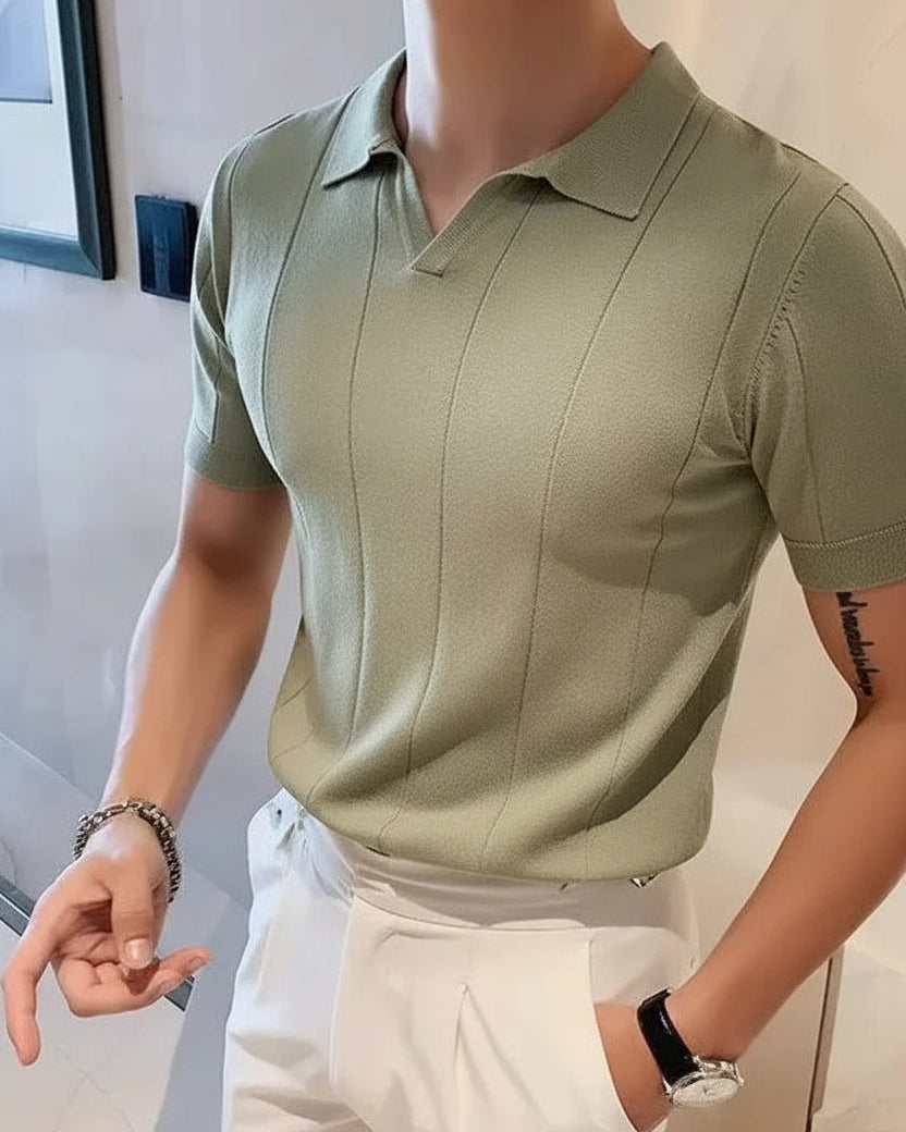 Polo Leo vert homme, texture en soie glacée, respirant et élégant, haute qualité.