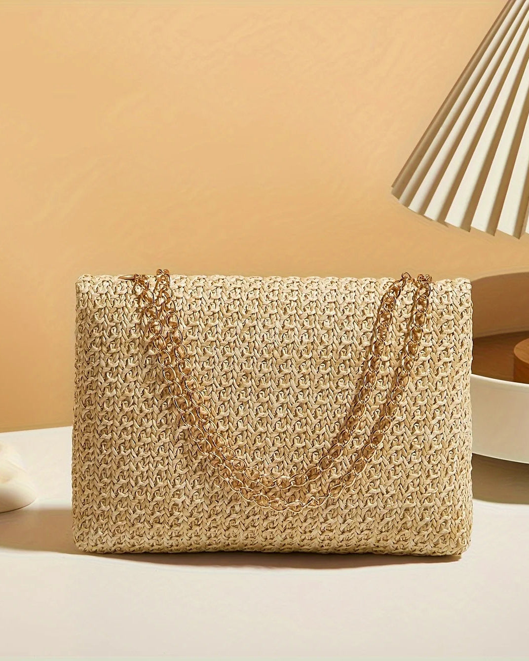 Sac Manon kaki, allure élégante et naturelle pour un look estival raffiné.