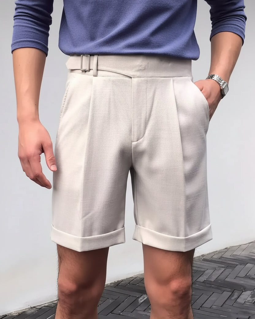 Short Ezra homme, abricot, élégance intemporelle avec coupe cinq points et boucle Paris.